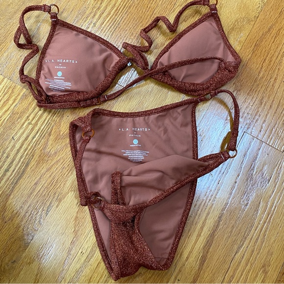 Bikini - Picture 3 of 4